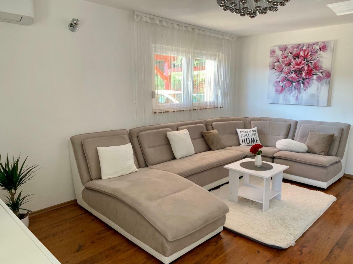 Apartman Korina Otočac Exterior foto
